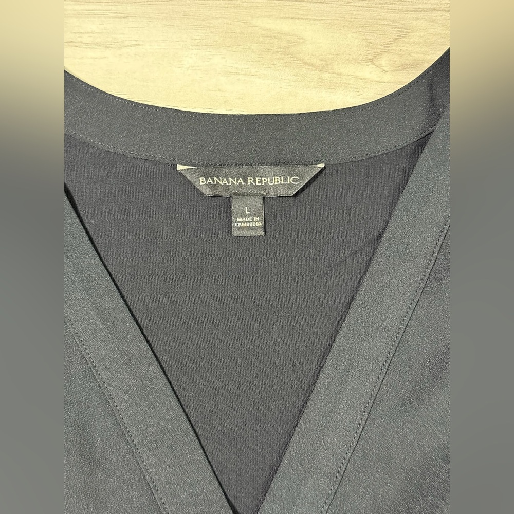 Banana Republic Black V-Neck Blouse - Picture 3 of 9